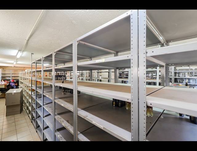 2,266M² BUILDING FOR SALE IN DEVLAND